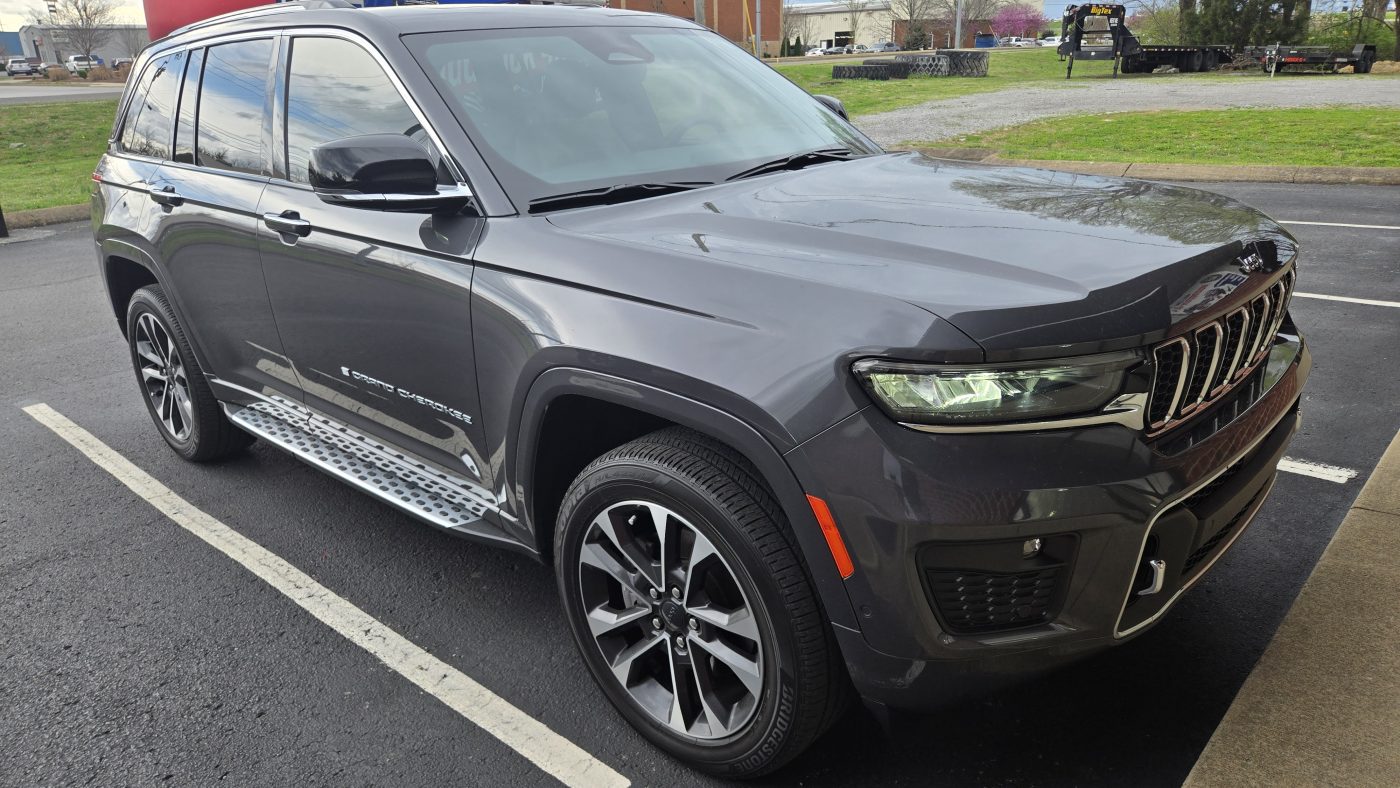 Blue Ox baseplate mounted to Grand Cherokee frame