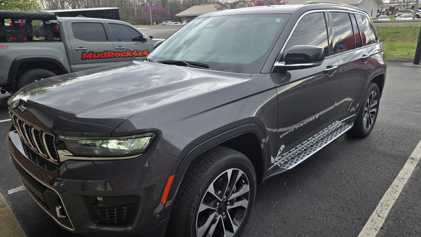 Wiring loom routing through the vehicle