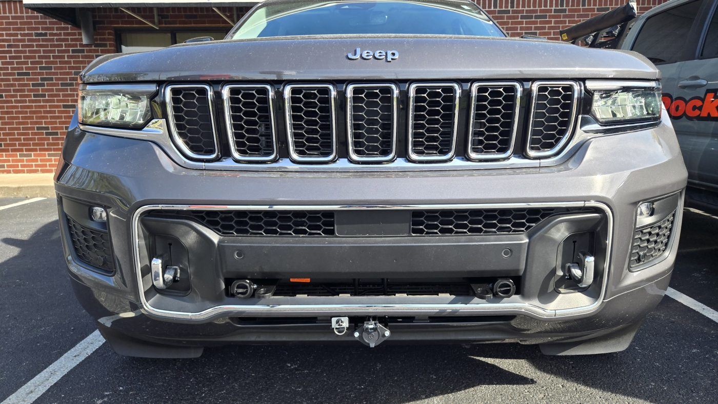 2023 Jeep Grand Cherokee Blue Ox flat tow setup